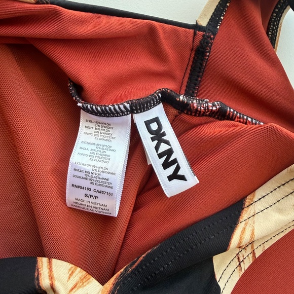 DKNY Women's Standard Halter Ring Painted Leaf One Piece Swimsuit Small - Picture 5 of 7